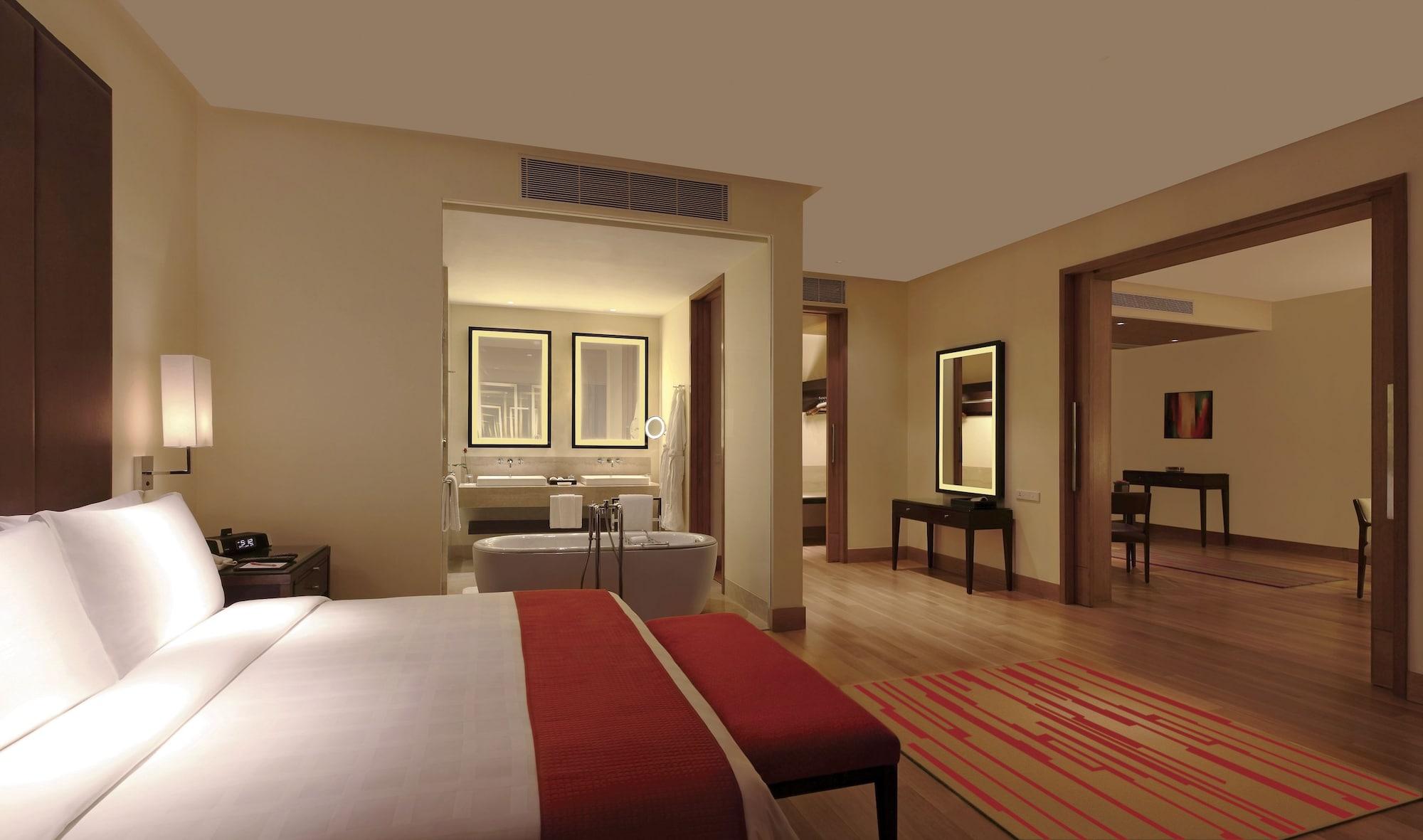 Trident Hyderabad Hotell Exteriör bild Suite
