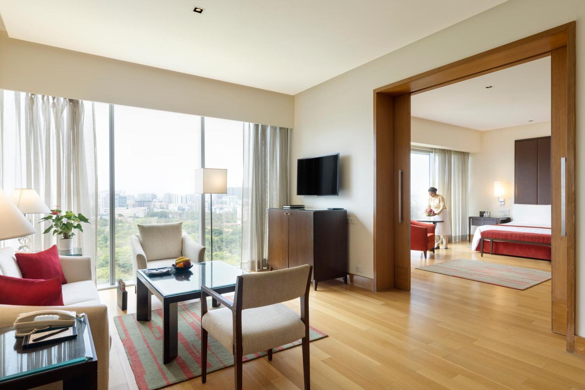 Trident Hyderabad Hotell Exteriör bild Suite at the Park Hyatt Hyderabad