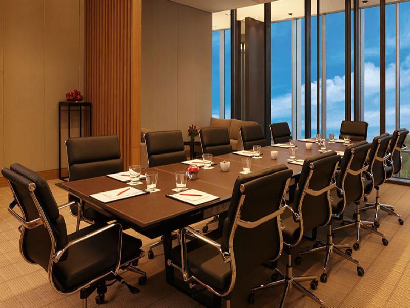 Trident Hyderabad Hotell Exteriör bild A boardroom at a hotel