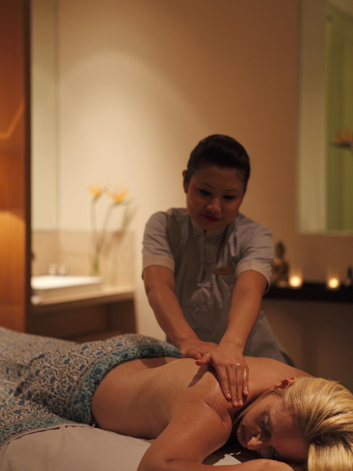Trident Hyderabad Hotell Exteriör bild Thai massage