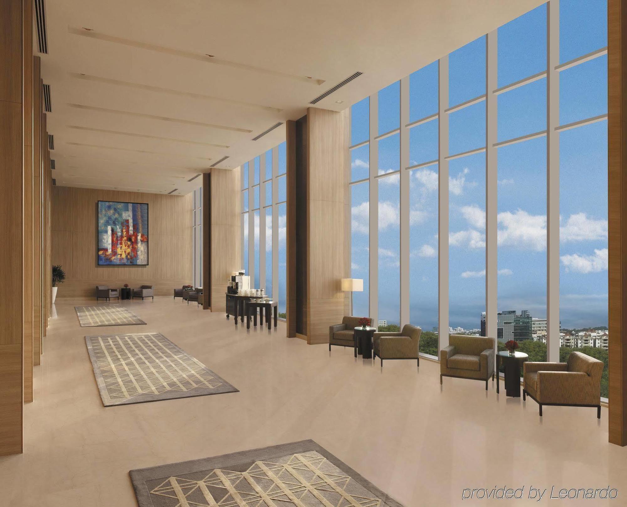 Trident Hyderabad Hotell Exteriör bild The Sky Lounge